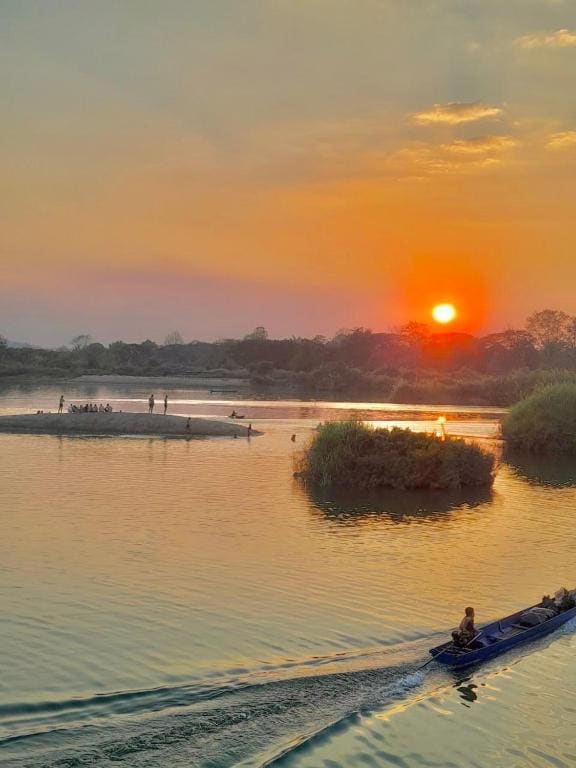 DONDET Suns down 2 bungalows - व्यू 6
