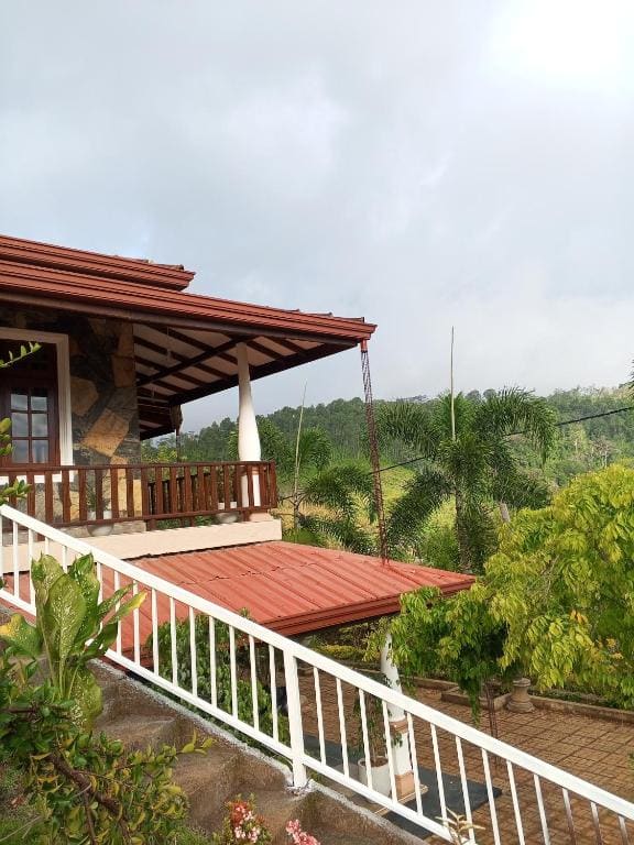 H3 Hilltop Heaven - View 6