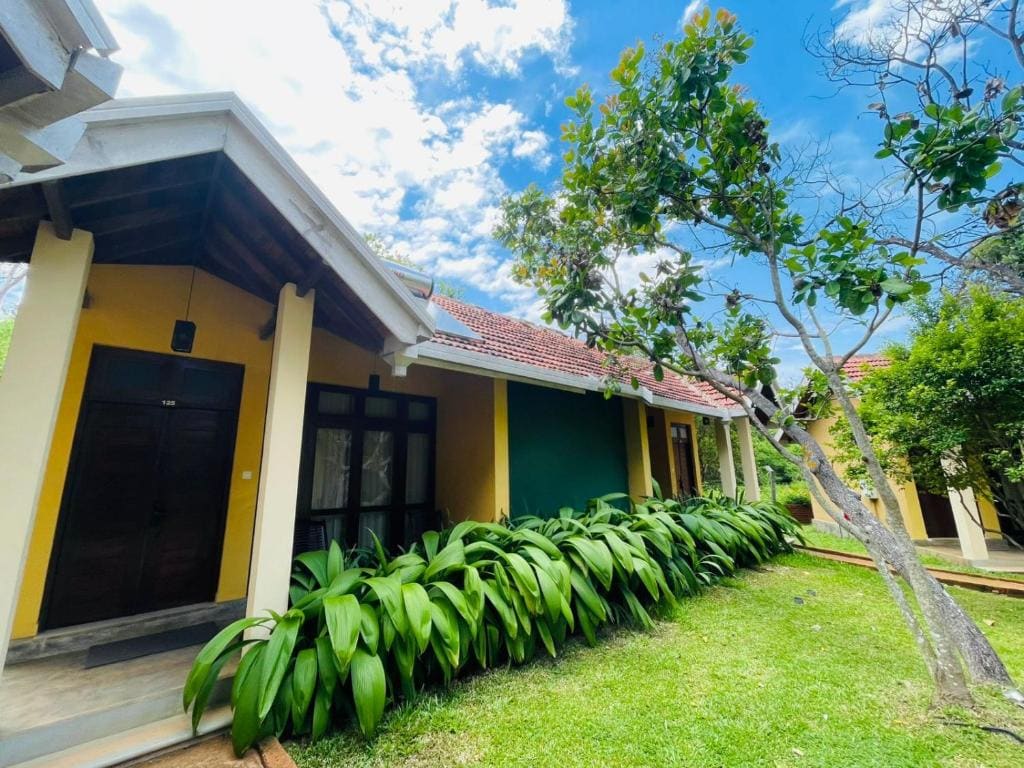Hotel Kamrel Sigiriya - Main view