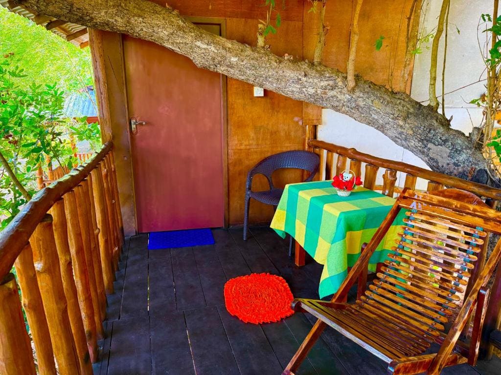 La Casa Safari Cottages & TREE HOUSE - View 3