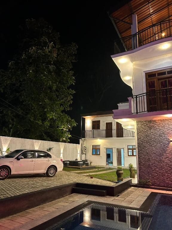 Moonlit resort - View 7