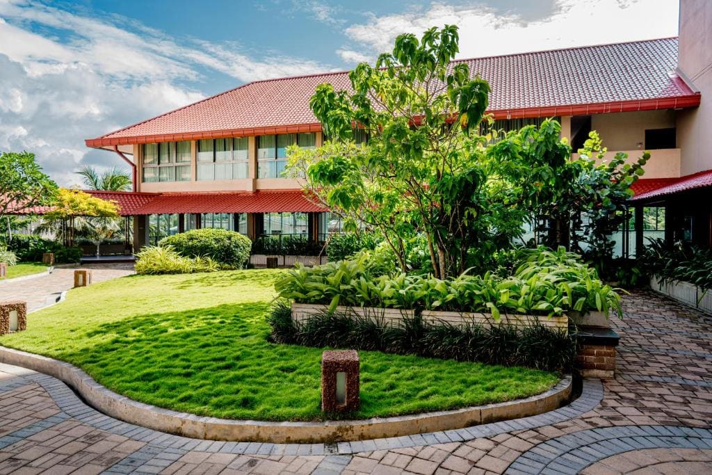 Oceanfront Galle by ICC - Main view