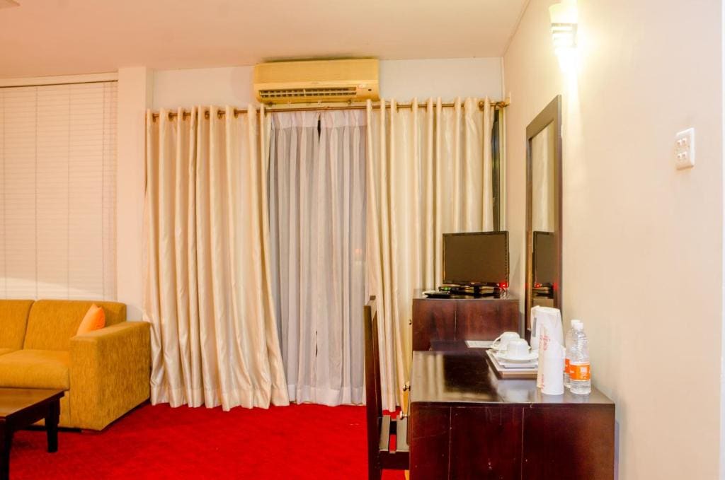 Opulent River Face Hotel - View 7