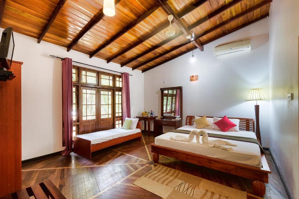 Hotel Sobana Lake Resort - View 2
