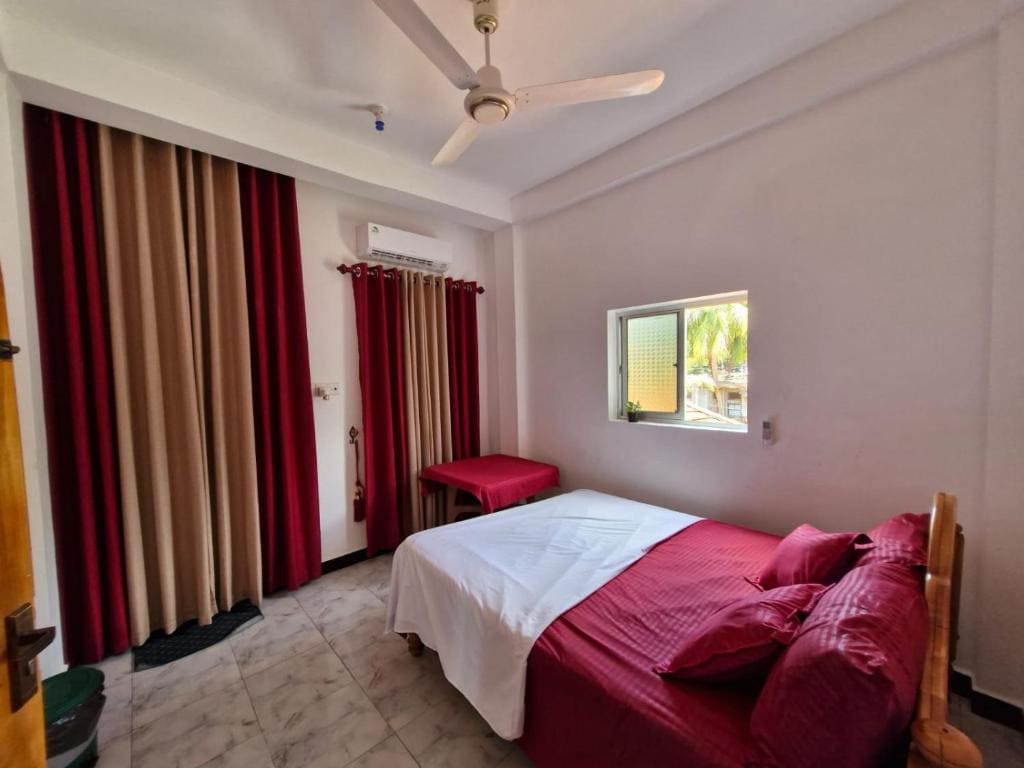 VISTARA TRINCO GUEST HOUSe - Main view