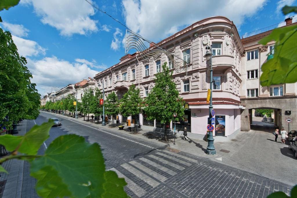 15th Avenue - Main view