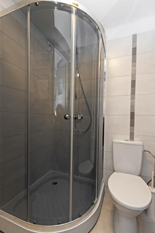 HappyInn Rooms - View 7