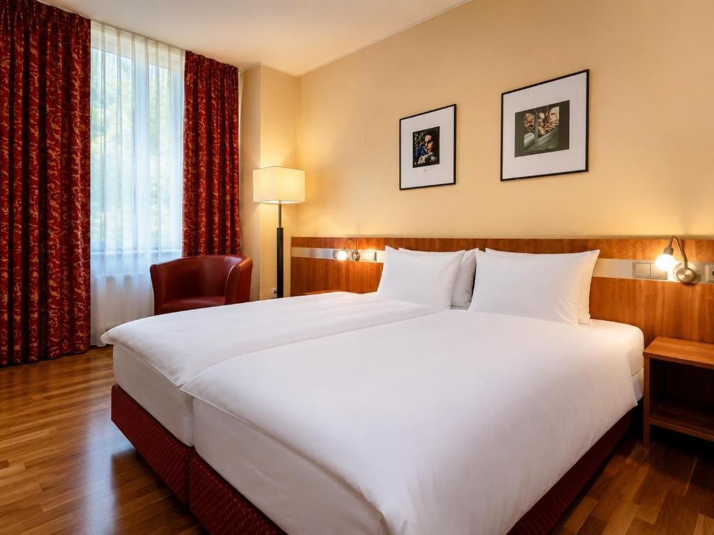 HOTEL de la POSTE - View 2
