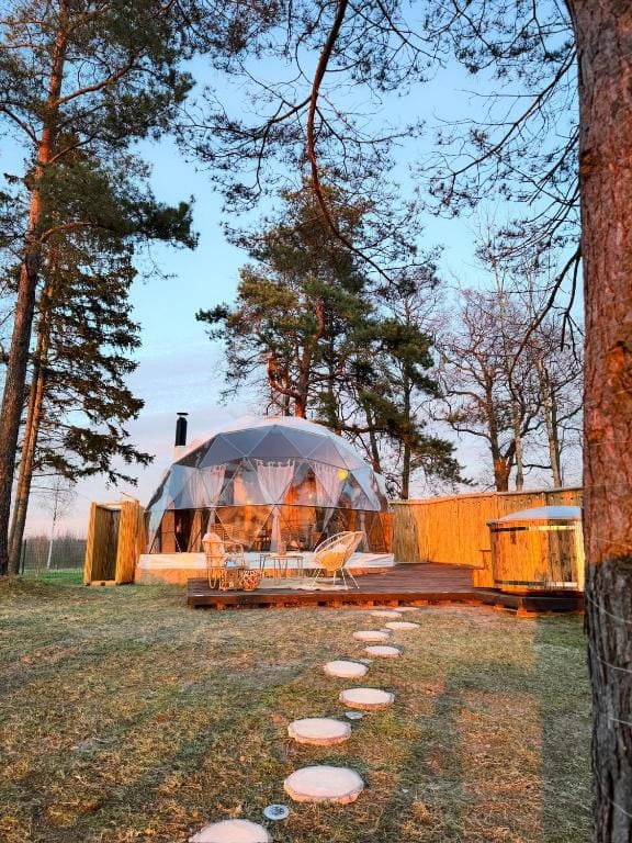 Dome by the sea - View 3