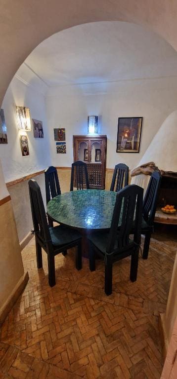 DAR DAREK FAMILY - View 2