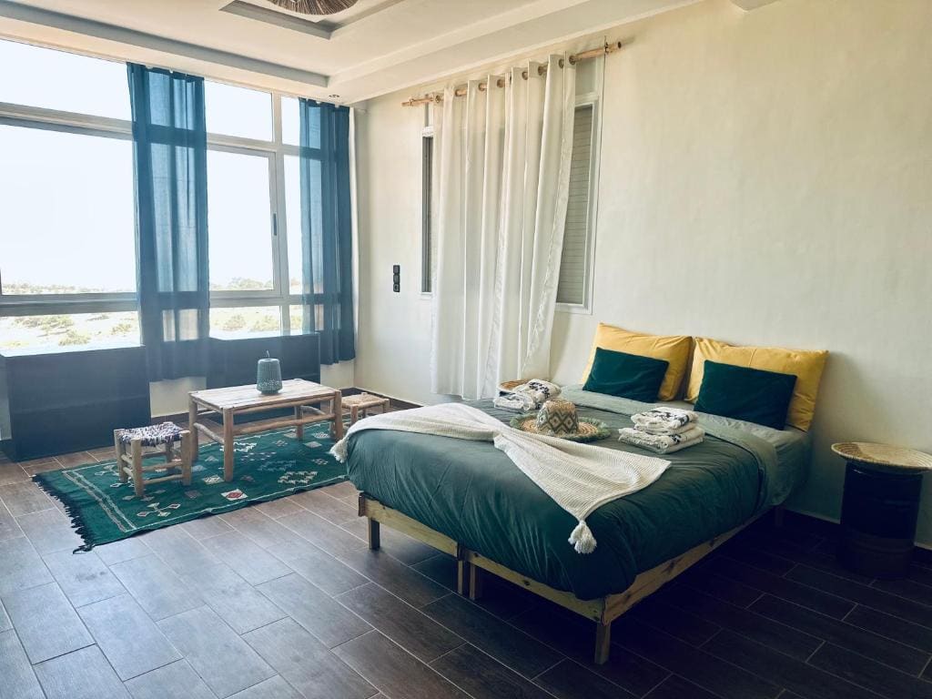 Taghazout surf house mountain — Vue 2