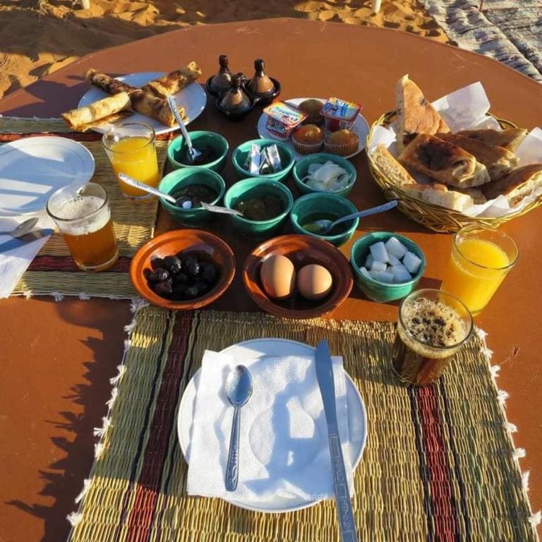 Desert camp camel & sandboarding - View 4