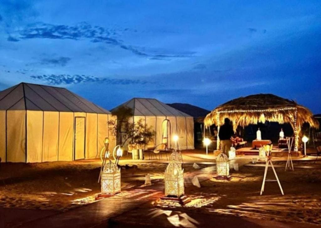 moon luxury Dessert camp - Main view