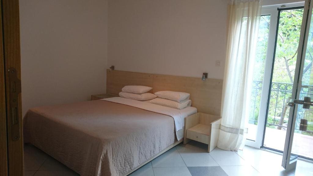 Springs Apartments & Rooms - View 6
