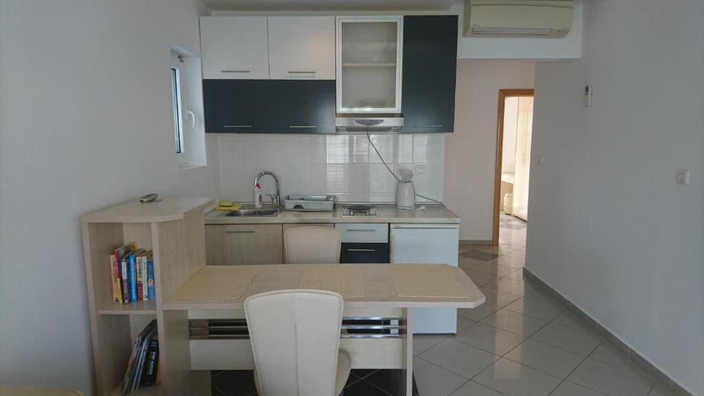 Springs Apartments & Rooms - View 5