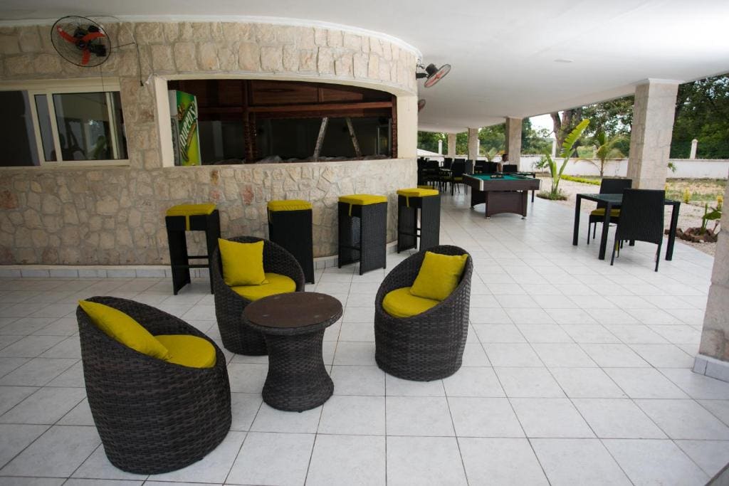 Holidays Hotel - View 3