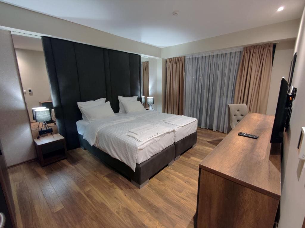 Glorius Hotel - View 7
