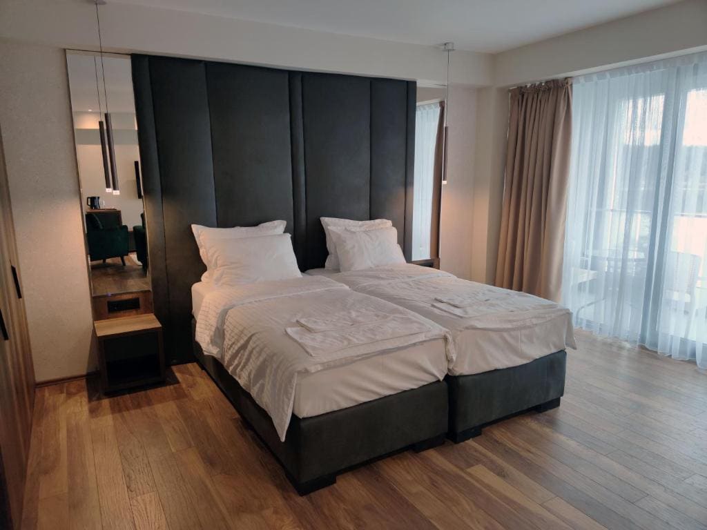 Glorius Hotel - View 4
