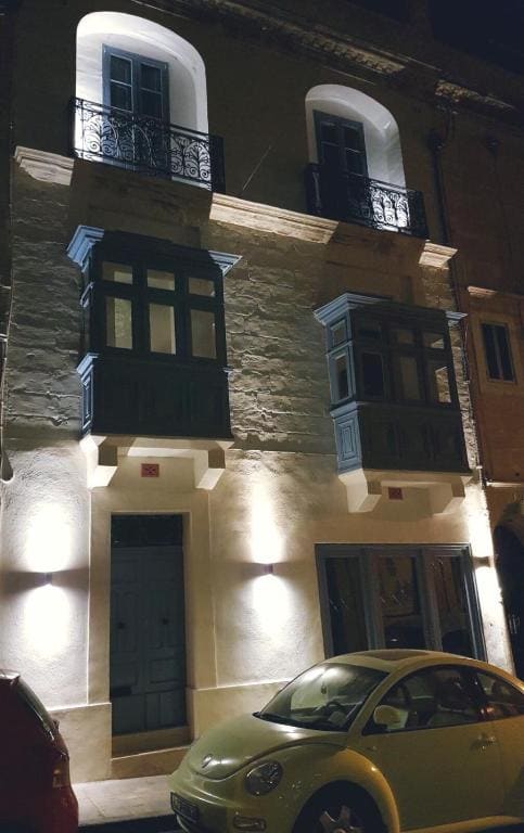 Backstage Boutique Music Themed Townhouse - View 7