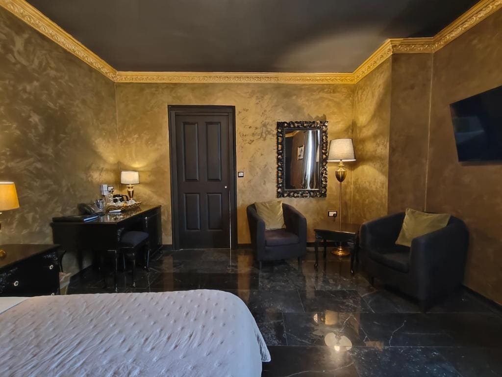 Julina Boutique Living - View 6
