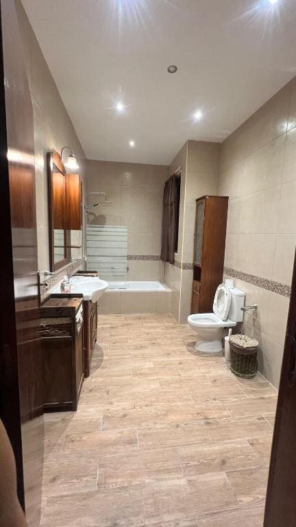 Private Room - View 2