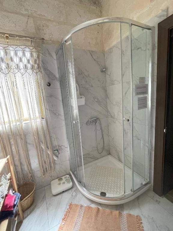 Room for 3 in Hamrun- ideal for students, family or vacation - View 5