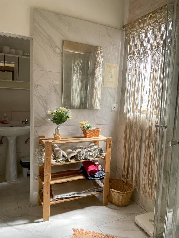 Room for 3 in Hamrun- ideal for students, family or vacation - View 7