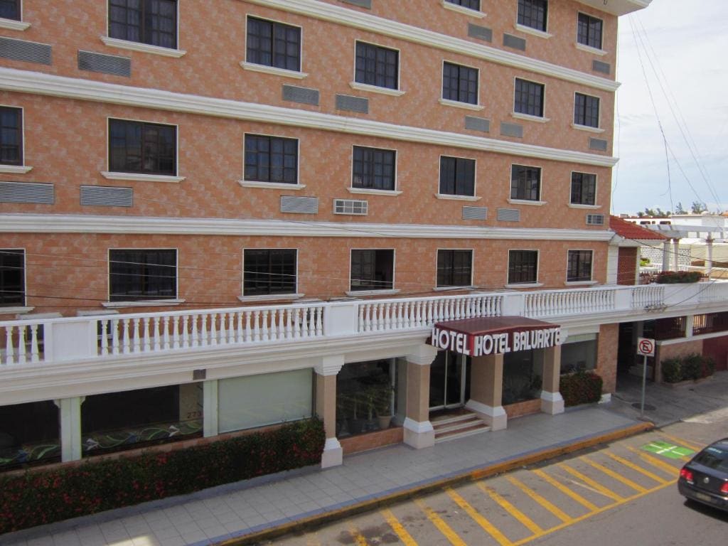 Hotel Baluarte - Main view