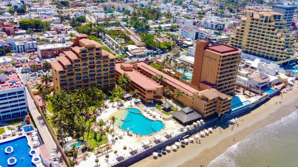 Costa de Oro Beach Hotel - Main view