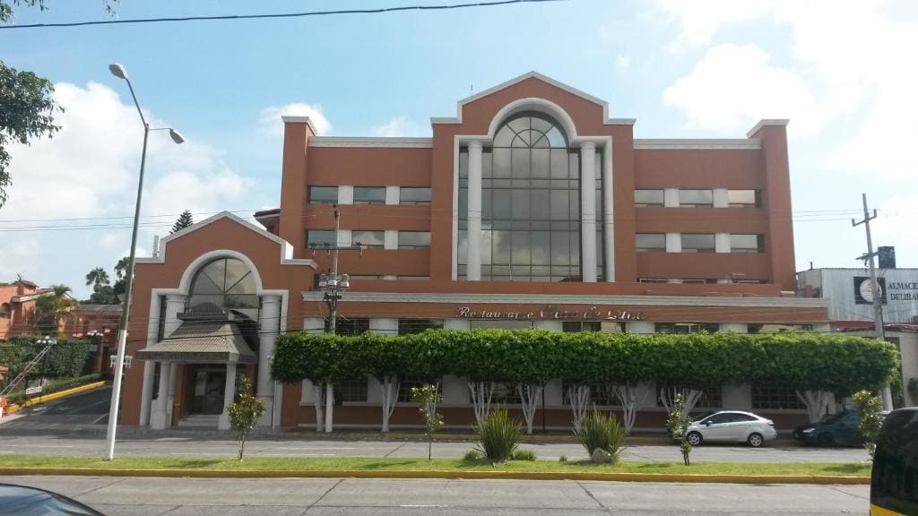 Country Plaza - Main view