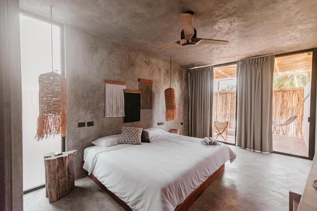 Dos Mares Barefoot Luxury - View 2