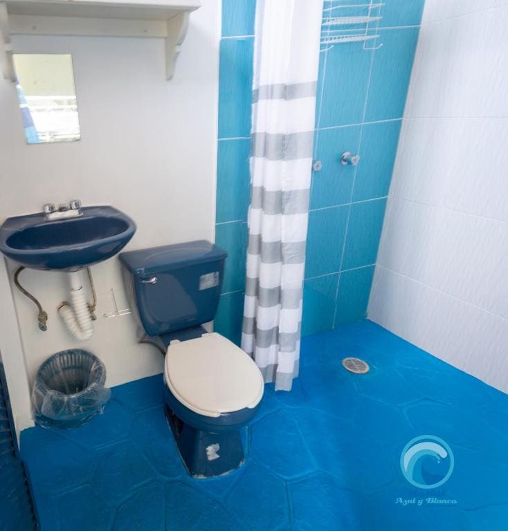 Hostal Azul y Blanco - View 6