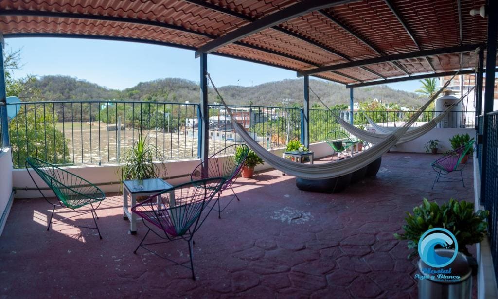 Hostal Azul y Blanco - View 4