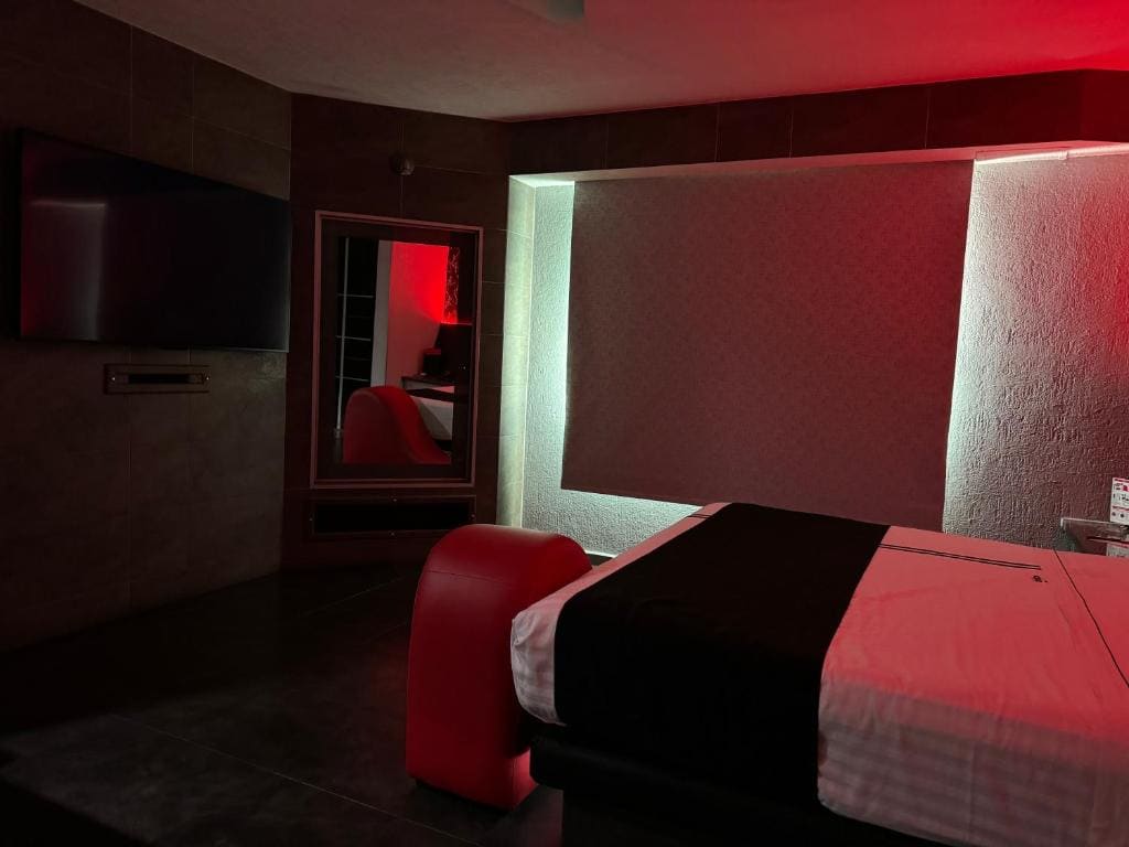Kuboz Motor Hotel - View 7