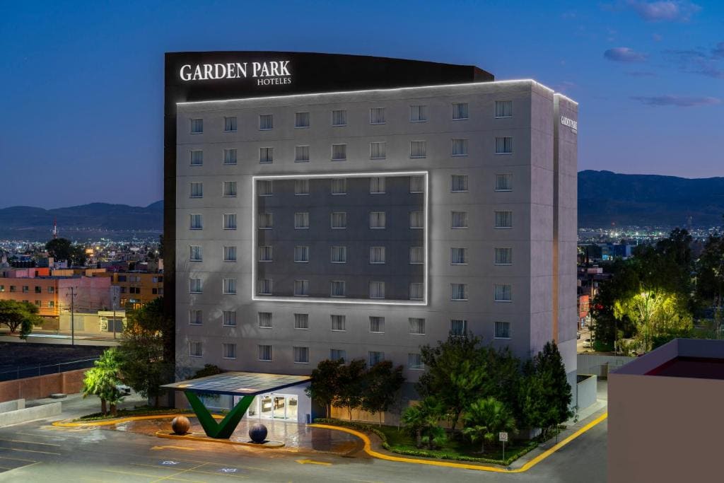 Garden Park Hotel - Main view