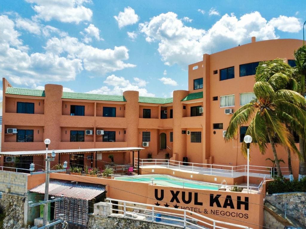 Hotel Uxulkah - Main view