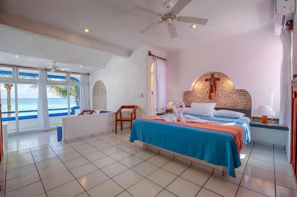 Del Sol Beachfront - View 2