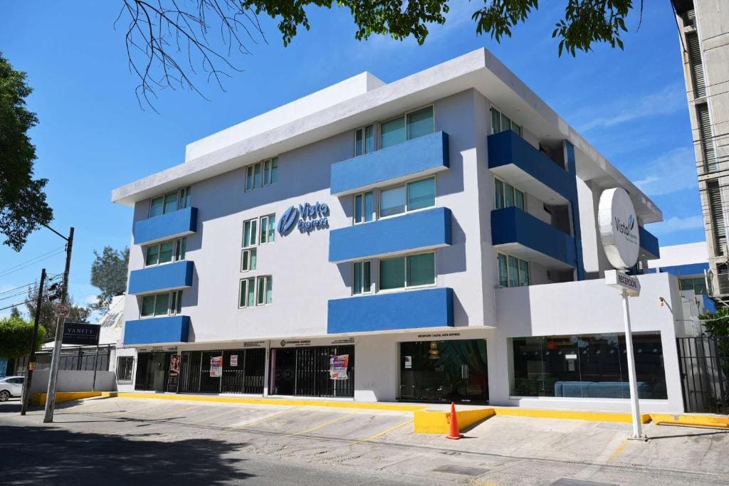 Vista Express Guadalajara Expo SureStay Collection by BW - Main view
