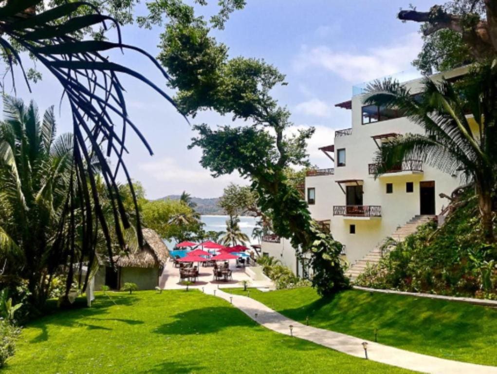 Ysuri Sayulita - Beachfront Hotel - Main view