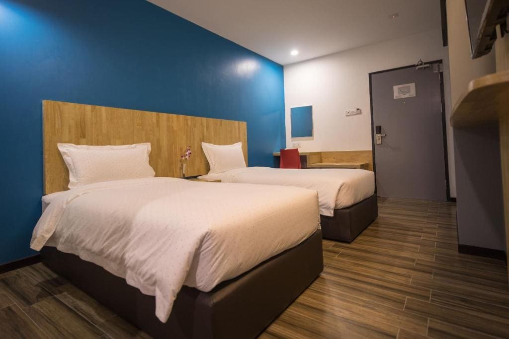 3-Plus Hotel - View 6