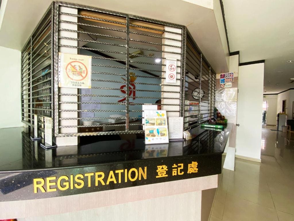 Hotel 91 Taman Daya 24Hours Front Desk - View 3