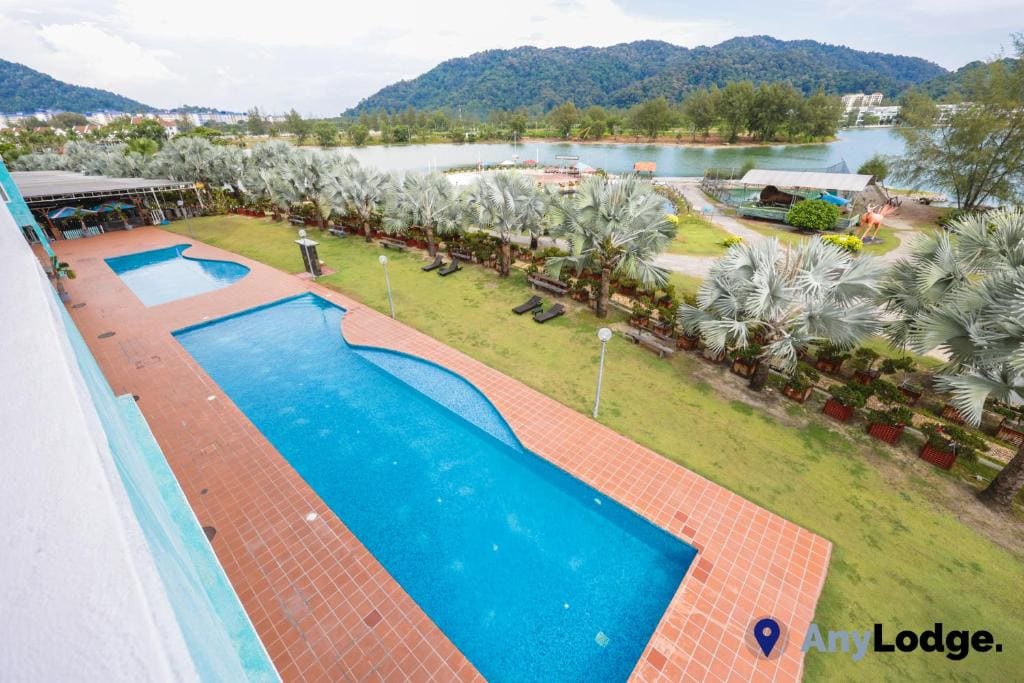 AnyLodge Waterfront Marina Island Pangkor-Lumut - View 3