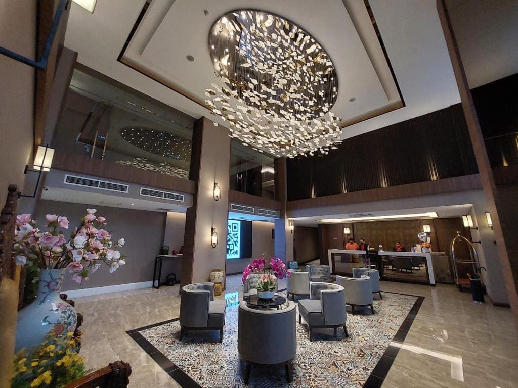 CHRISTEE SUITES HOTEL - View 5