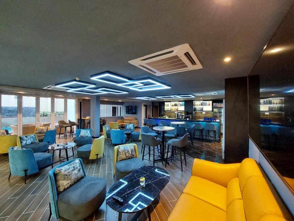 CHRISTEE SUITES HOTEL - View 4