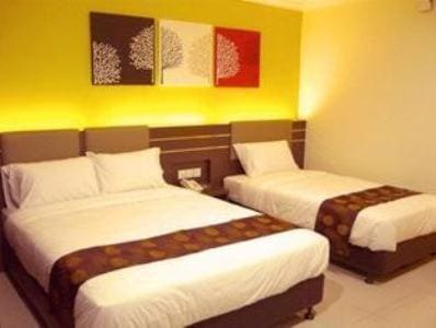 GM Holiday Hotel - View 6