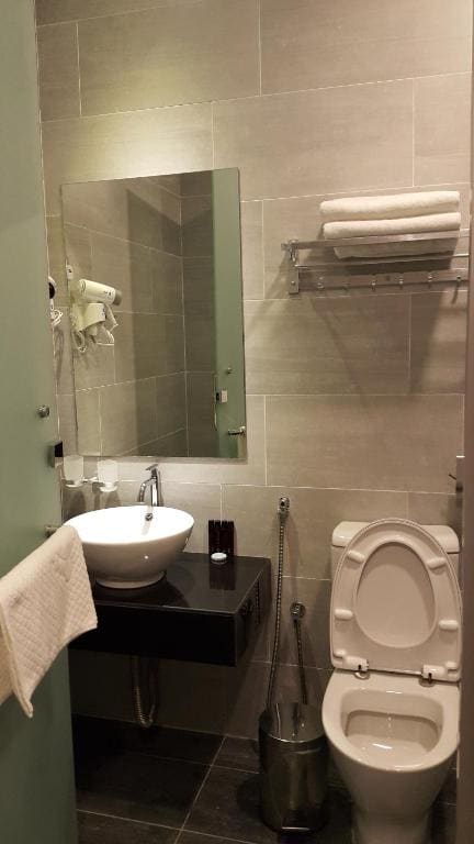 M Design Hotel @ Shamelin Perkasa - View 7