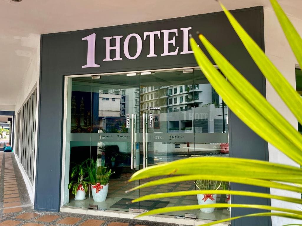 1 Hotel Kuchai Lama - Main view