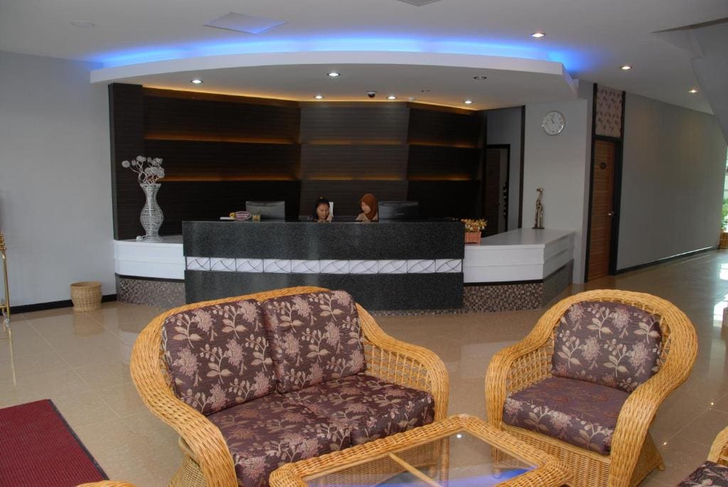Queen Hotel - View 3