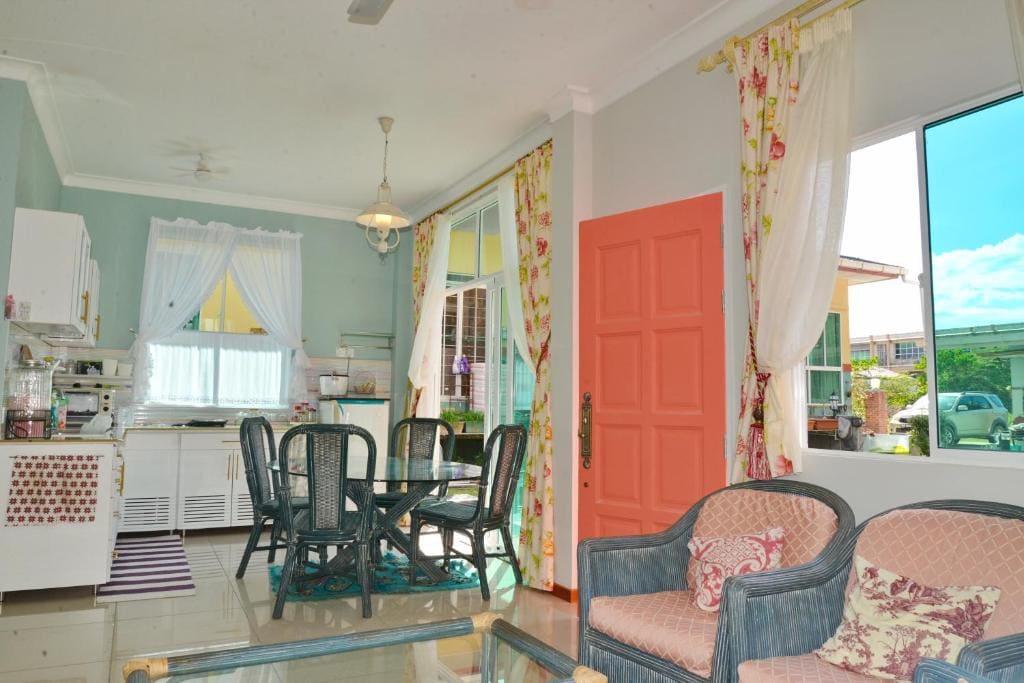 Rafiki Homestay Hibiscus 2R1BR - View 2