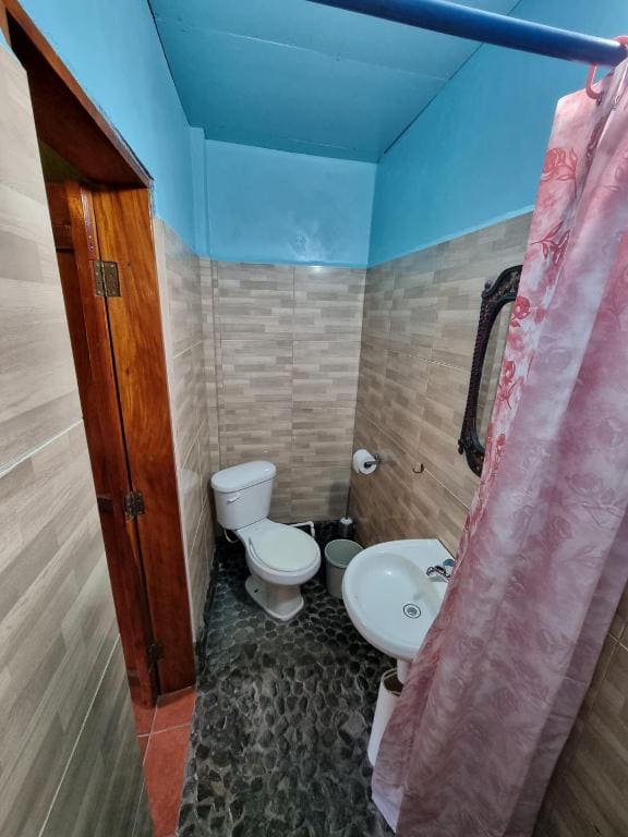 B&B, family run homestay, Hospedaje La Penita - View 3